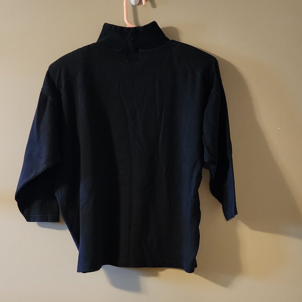 Pinwheels Button Collar Top - Picture 2 of 4